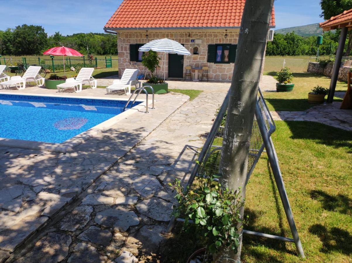 Nikini Dvori Villa Gradac  Exterior photo