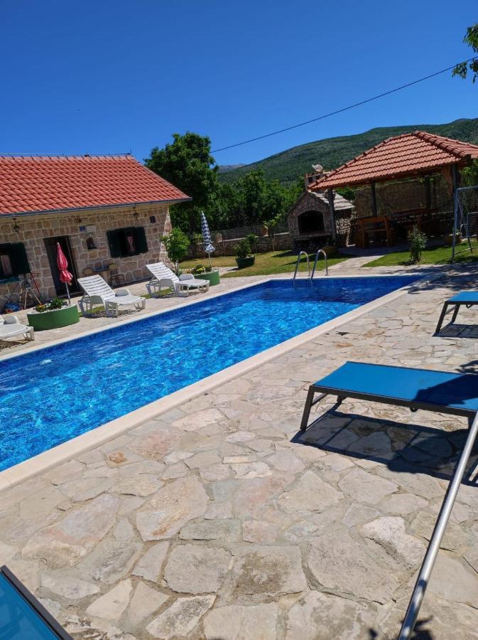 Nikini Dvori Villa Gradac  Exterior photo