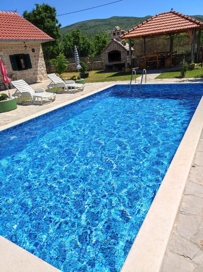 Nikini Dvori Villa Gradac  Exterior photo